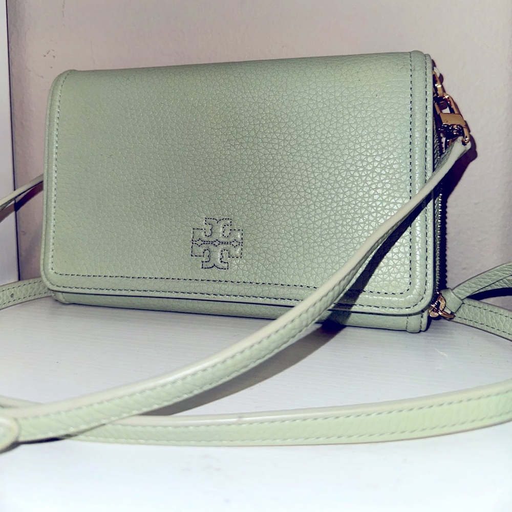 Tory Burch - Thea Flat Wallet Cross-Body - Garden Sage - Picture 5 of 5
